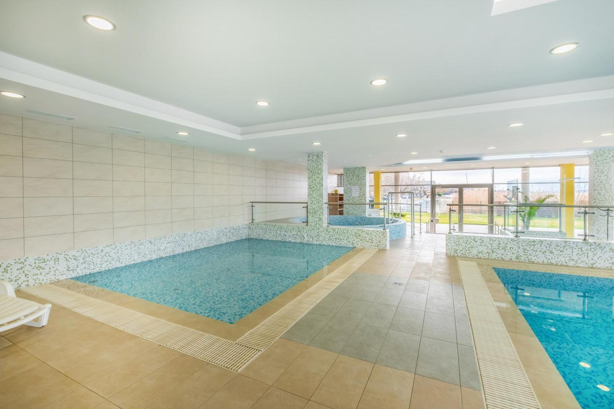 Myflat Club 218 Gold II Wellness Apartment Сиофок Екстериор снимка