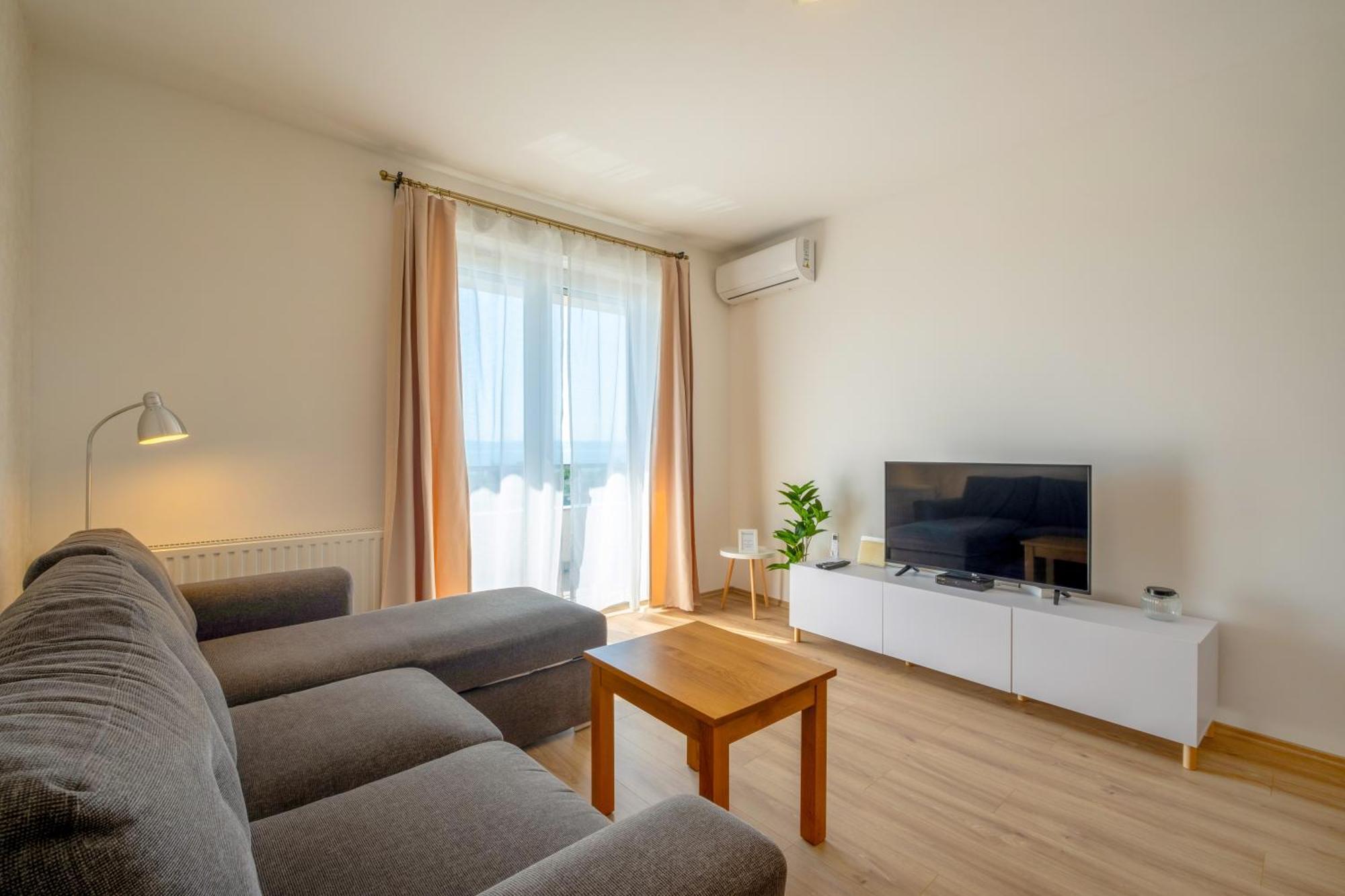 Myflat Club 218 Gold II Wellness Apartment Сиофок Екстериор снимка